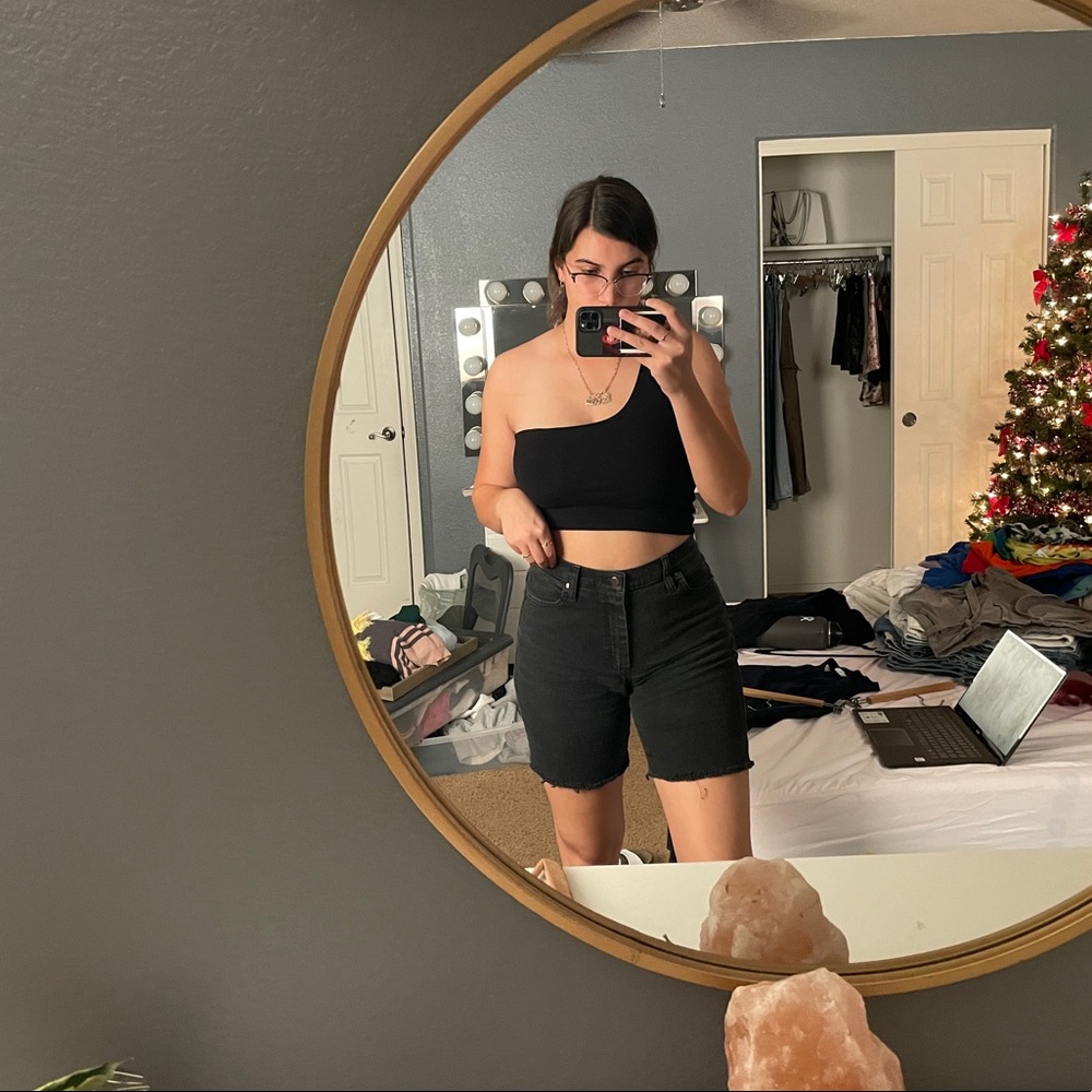 black lee cut off shorts